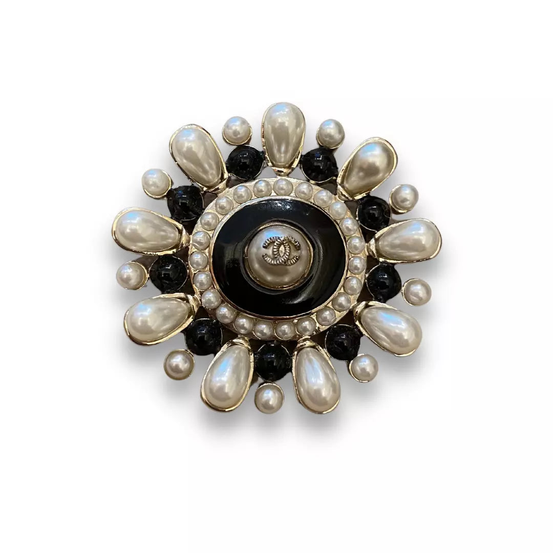 CHANEL BLACK/WHITE PEARLS BROOCH