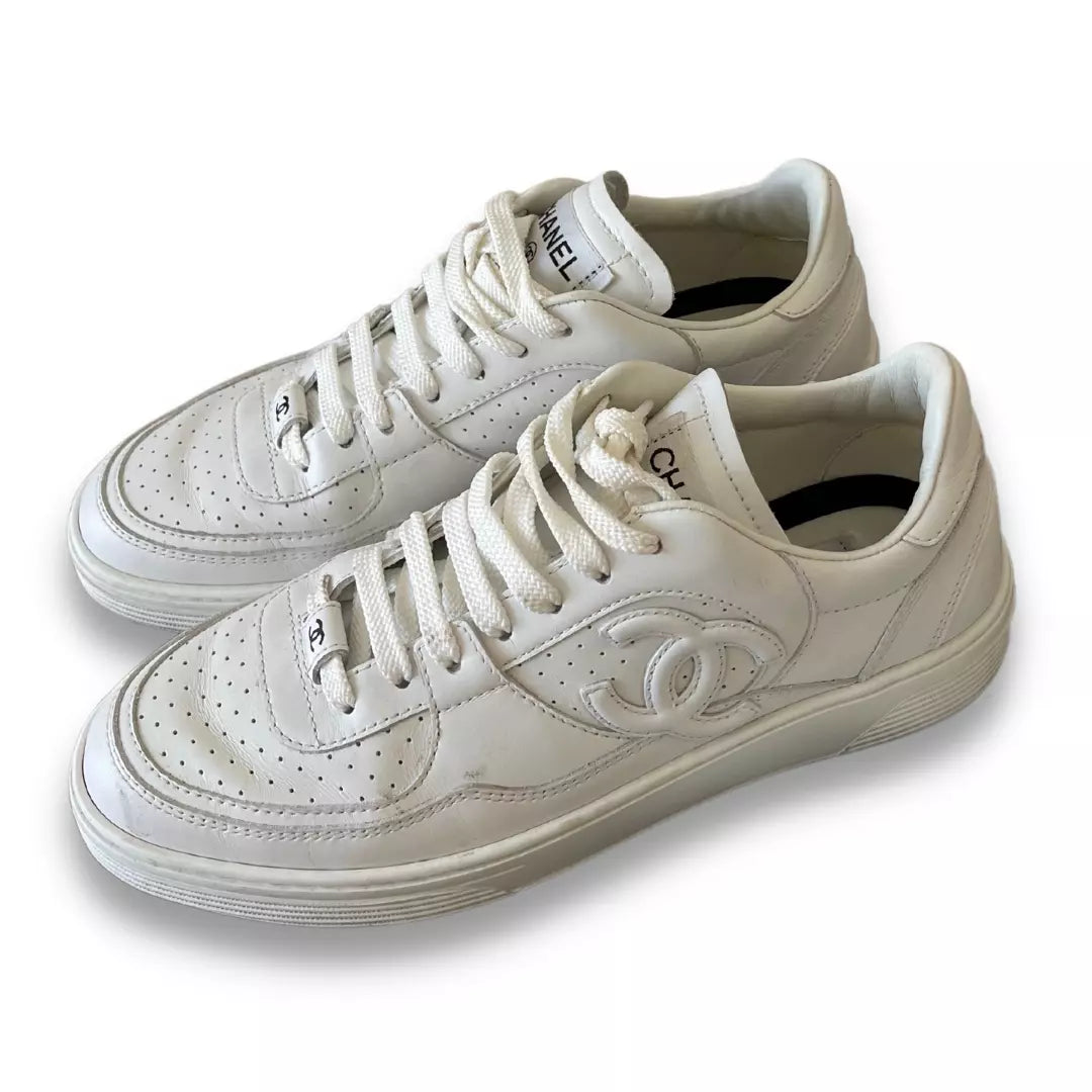 CHANEL WHITE CC SNEAKERS