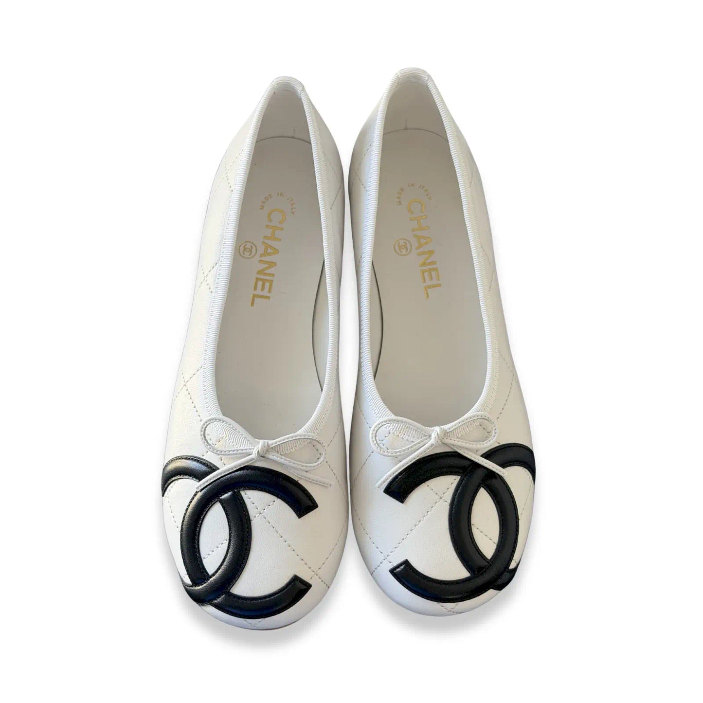 CHANEL WHITE & BLACK CC QUILTED BALLET FLATS