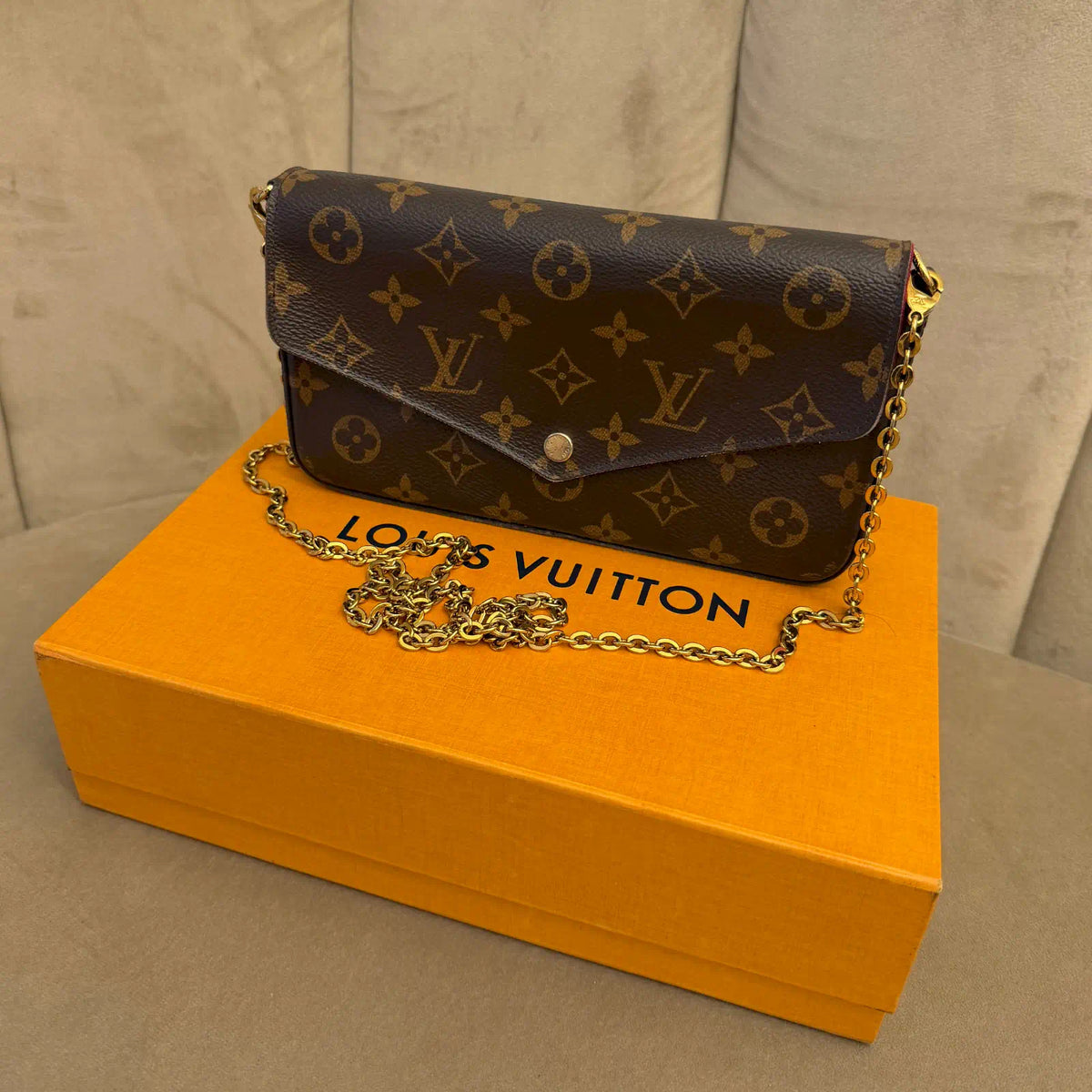 LOUIS VUITTON MONOGRAM FÉLICIE POCHETTE BAG