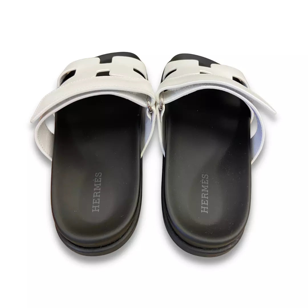 HERMÈS WHITE LEATHER CHYPRE SANDALS