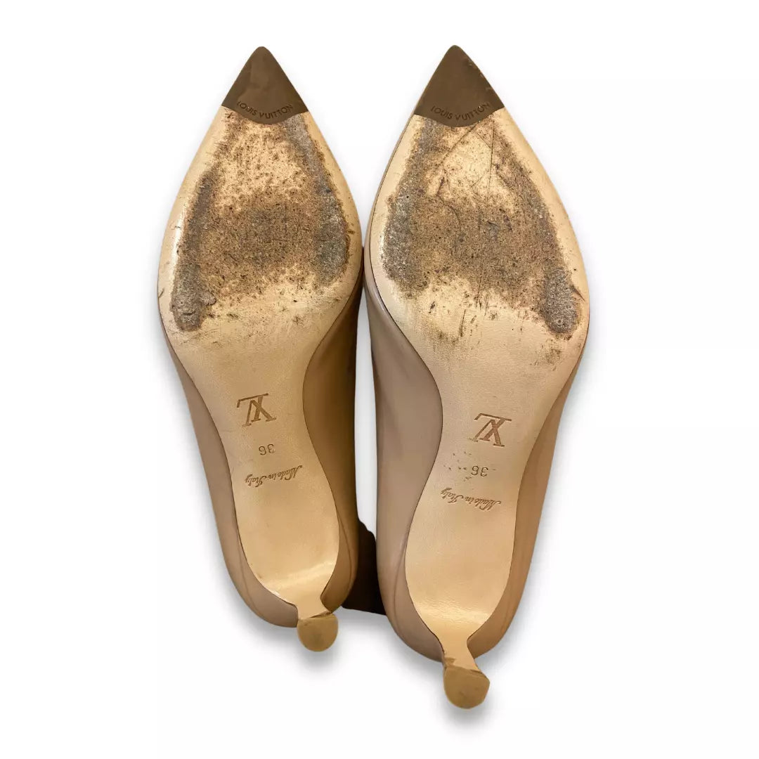 LOUIS VUITTON BEIGE STILETTOS