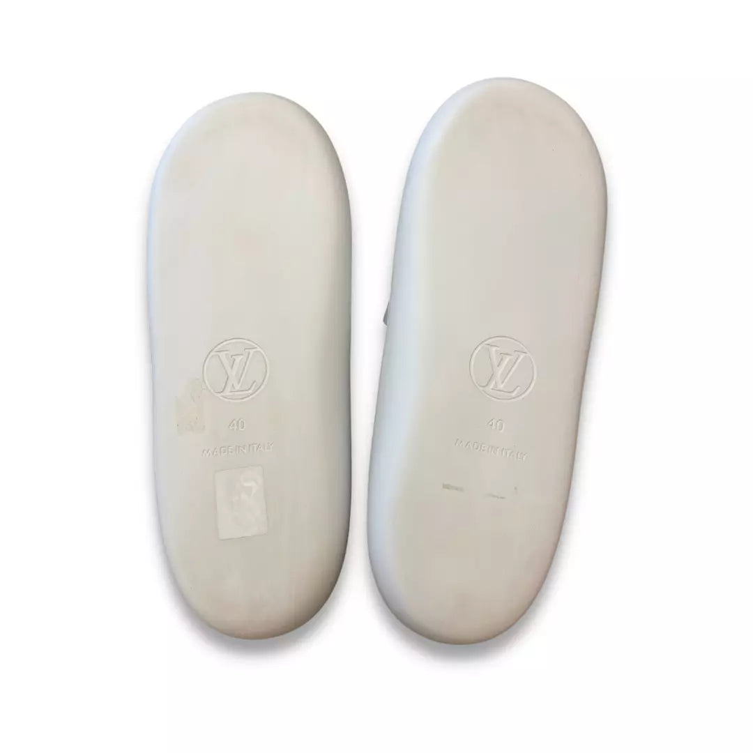 LOUIS VUITTON WHITE MULE POOL