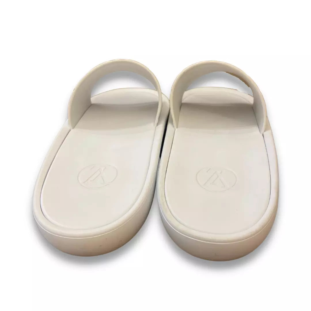 LOUIS VUITTON WHITE MULE POOL