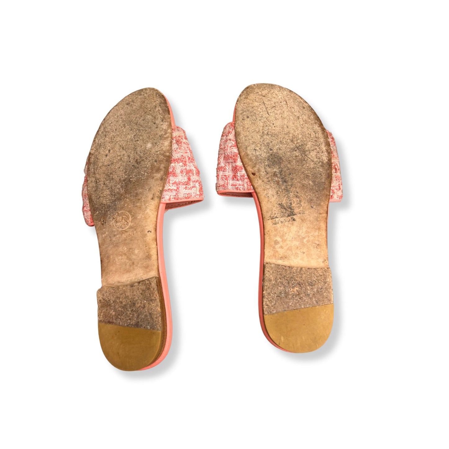 Chanclas CC de tweed rosa y piel de Chanel