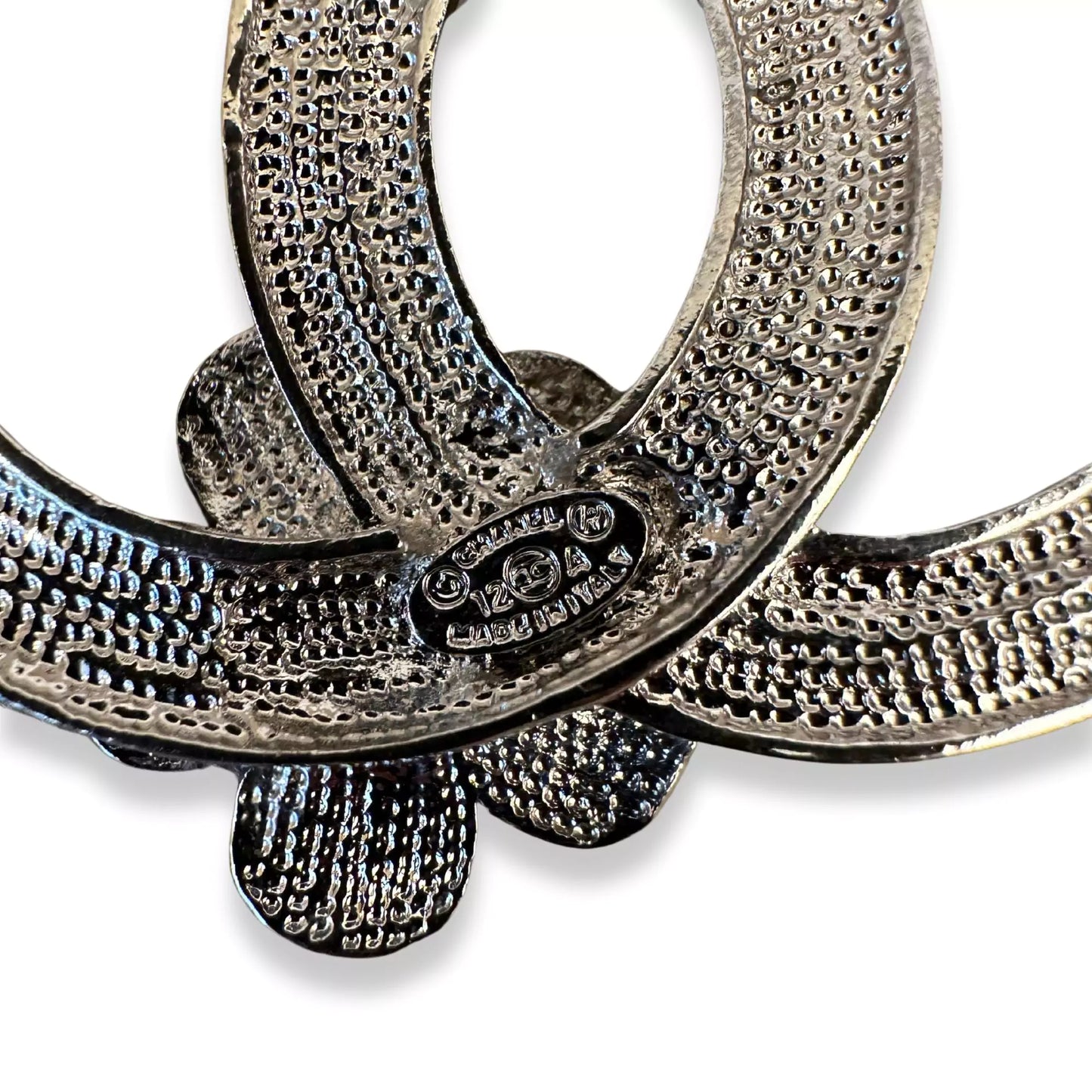 CHANEL CRYSTALS & PEARLS SILVER METAL CC BROOCH