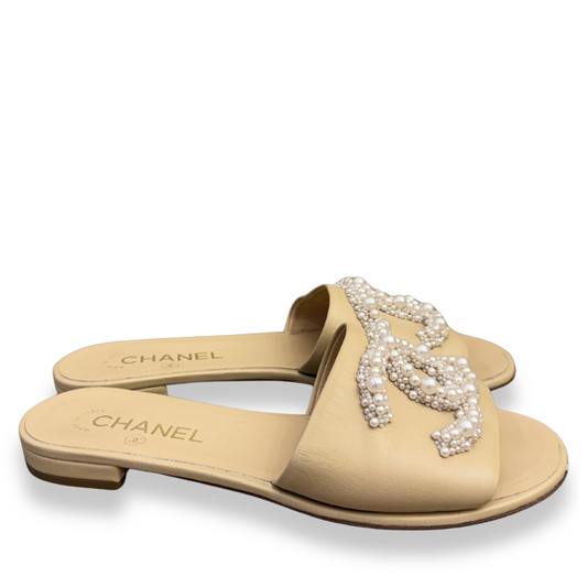 CHANEL NUDE PEARL CC SLIDES