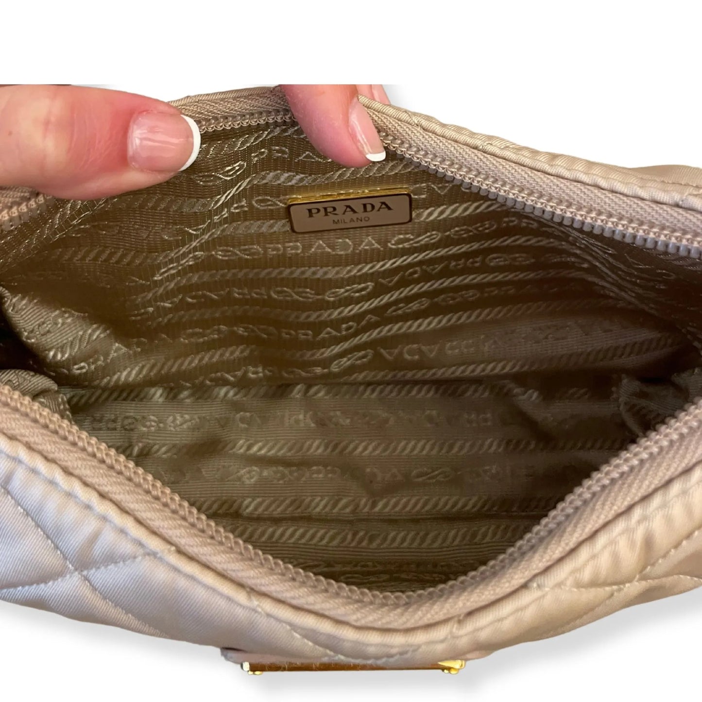BOLSO DE NYLON COSIDO REEDICIÓN BEIGE DE PRADA