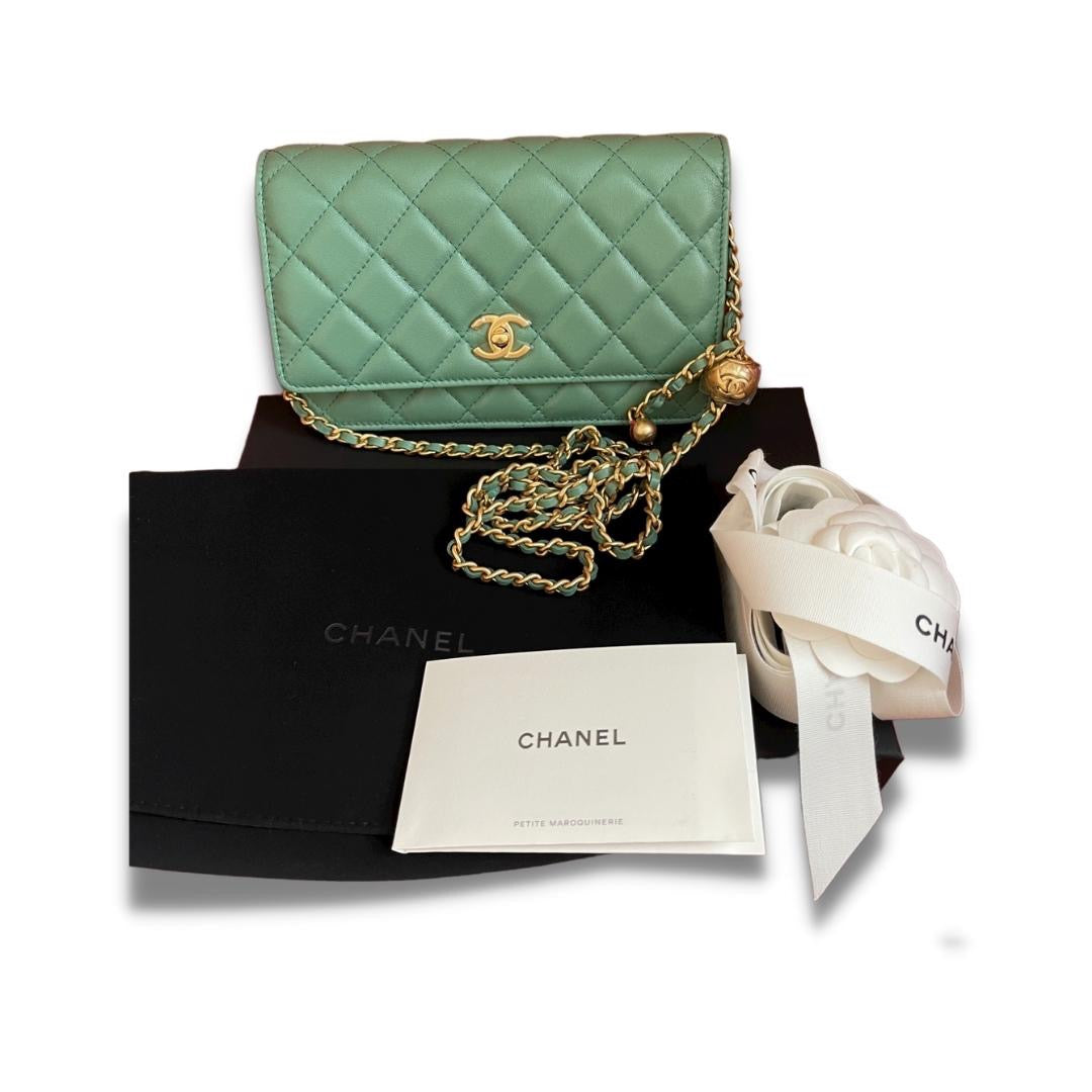 CHANEL GREEN LEATHER WALLET ON CHAIN BAG