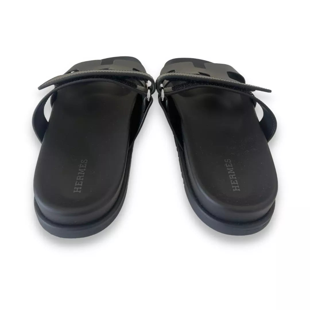 HERMÈS BLACK LEATHER CHYPRE SANDALS
