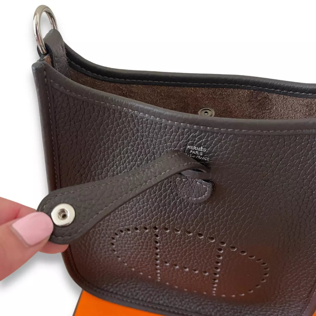HERMÈS EVELYNE 16 EBENE CLEMENCE BAG