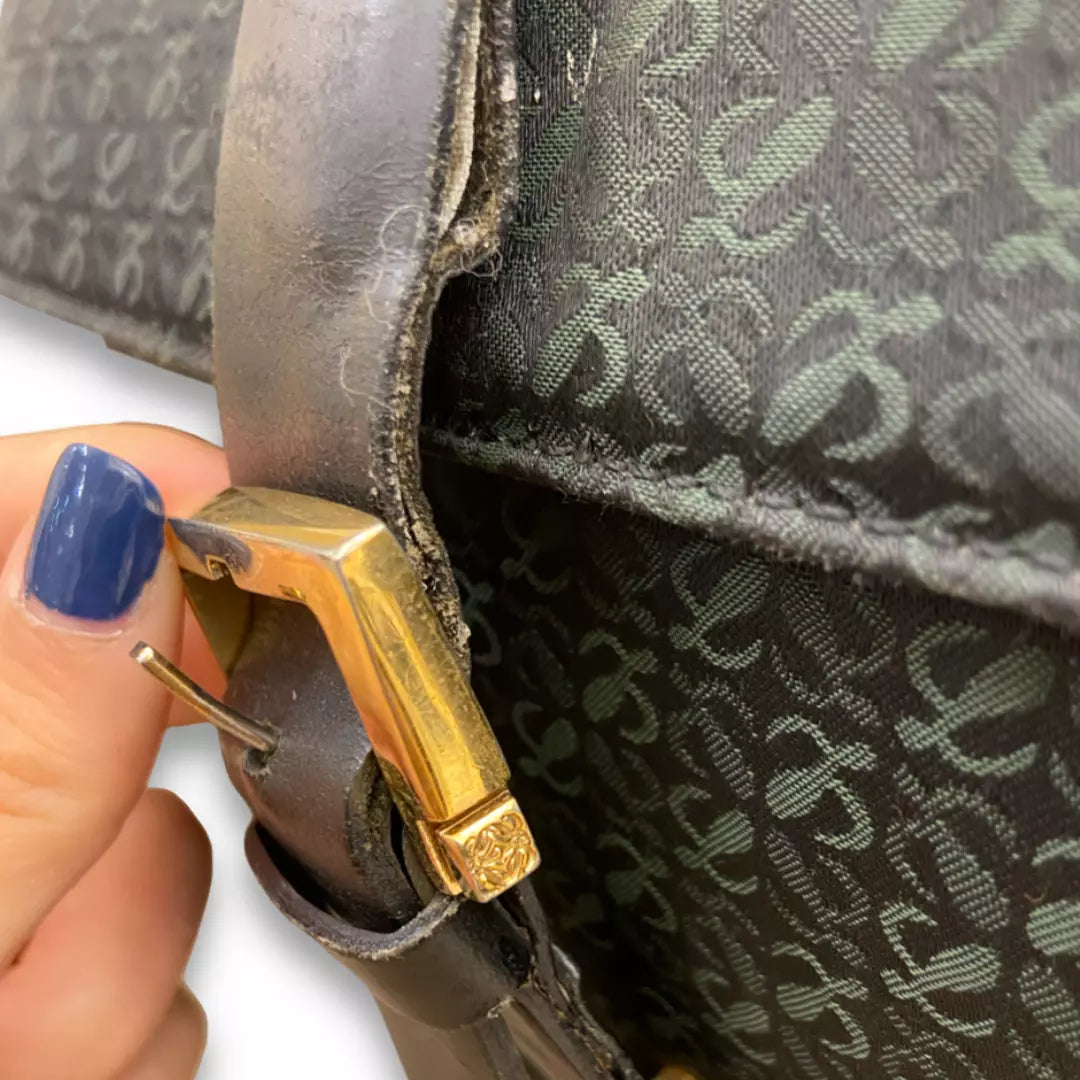 LOEWE BLACK LEATHER BANDOLIER BAG