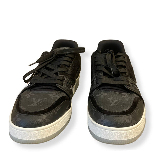 ZAPATILLAS OSCURAS CON MONOGRAMA DE LOUIS VUITTON