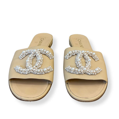 CHANEL NUDE PEARL CC SLIDES