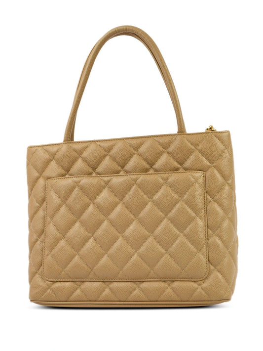 BOLSO TOTE MEDALLÓN BEIGE DE CHANEL
