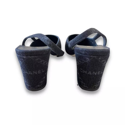 ZAPATO DESTALONADO CHANEL DE VAQUERO NEGRO