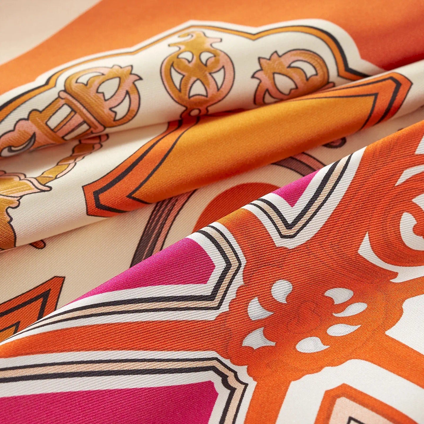 HERMÈS BEIGE ORANGE CUIR MANGUE LES ÉPERONS 90 SCARF