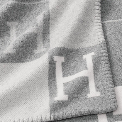 HERMÈS ÉCRU GRIS CLAIR AVALON III BLANKET