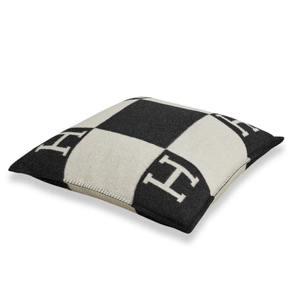 HERMÈS ÉCRU GRIS FONCÉ AVALON LARGE CUSHION