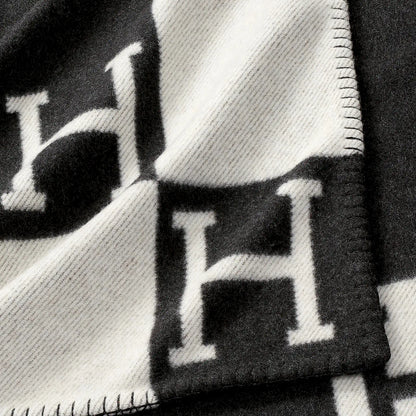 HERMÈS ÉCRU GRIS FONCÉ AVALON SOFA BLANKET