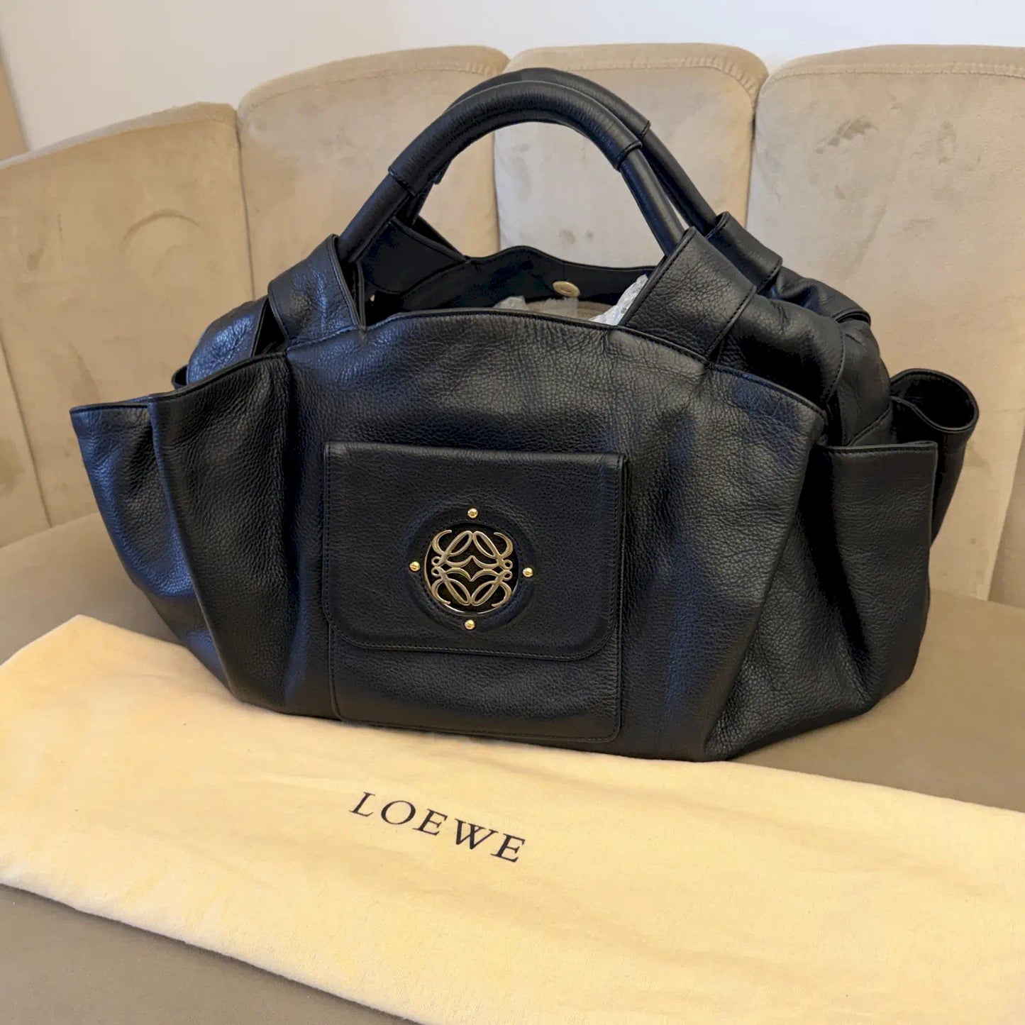 LOEWE BLACK LEATHER ANAGRAM SHOULDER BAG
