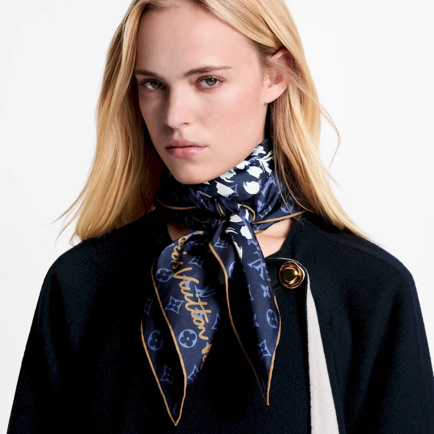 LOUIS VUITTON BLUE SAFARI 90 SILK SCARF