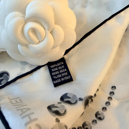 CHANEL PEARLS SILK CARRÉ
