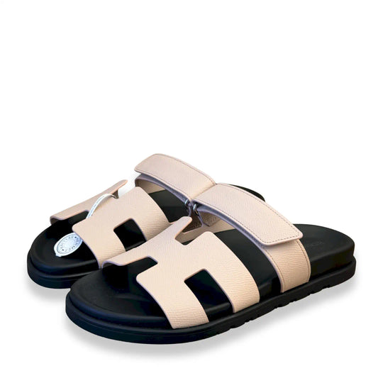 HERMÈS ROSE PALE CHYPRE LEATHER SANDALS