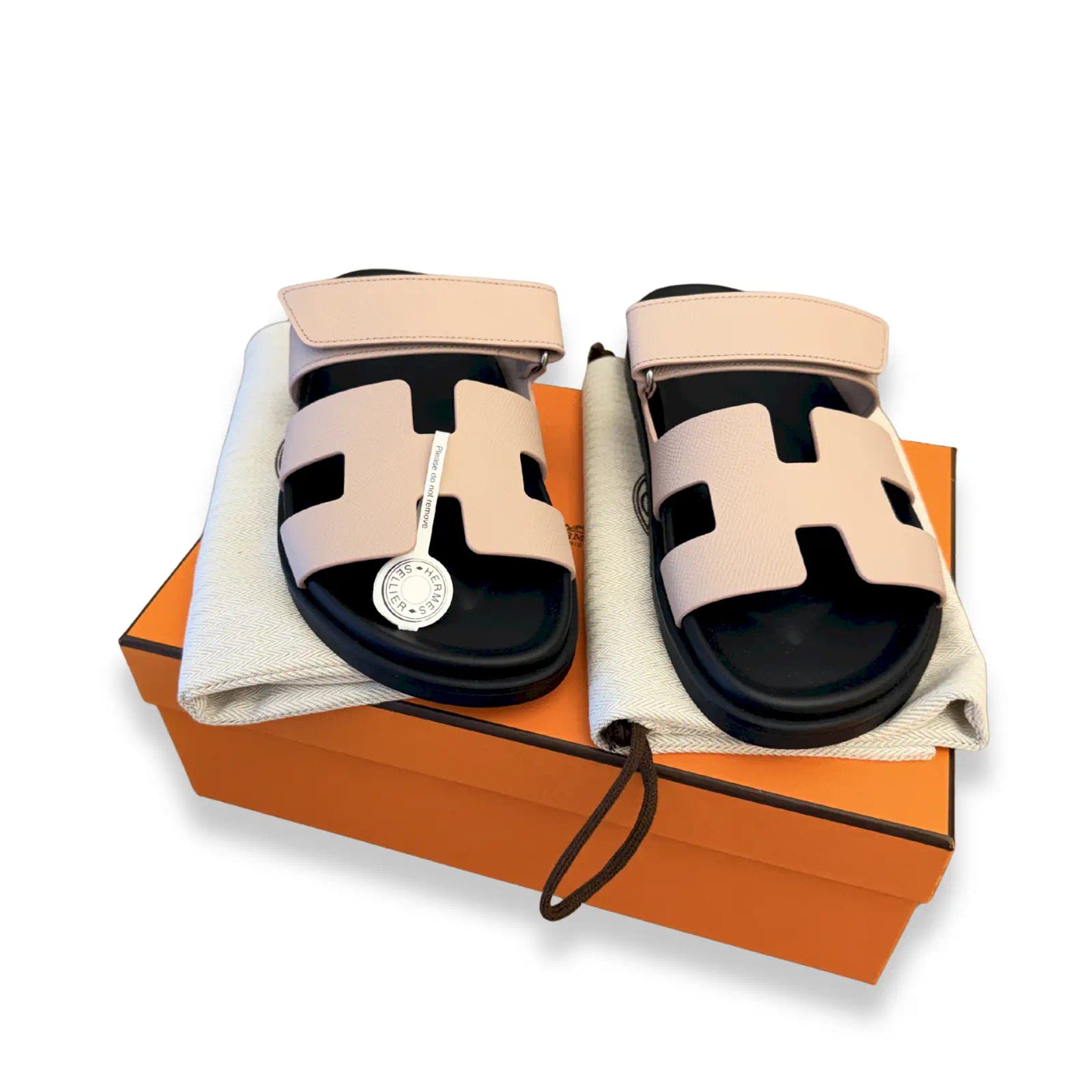 HERMÈS ROSE PALE CHYPRE LEATHER SANDALS
