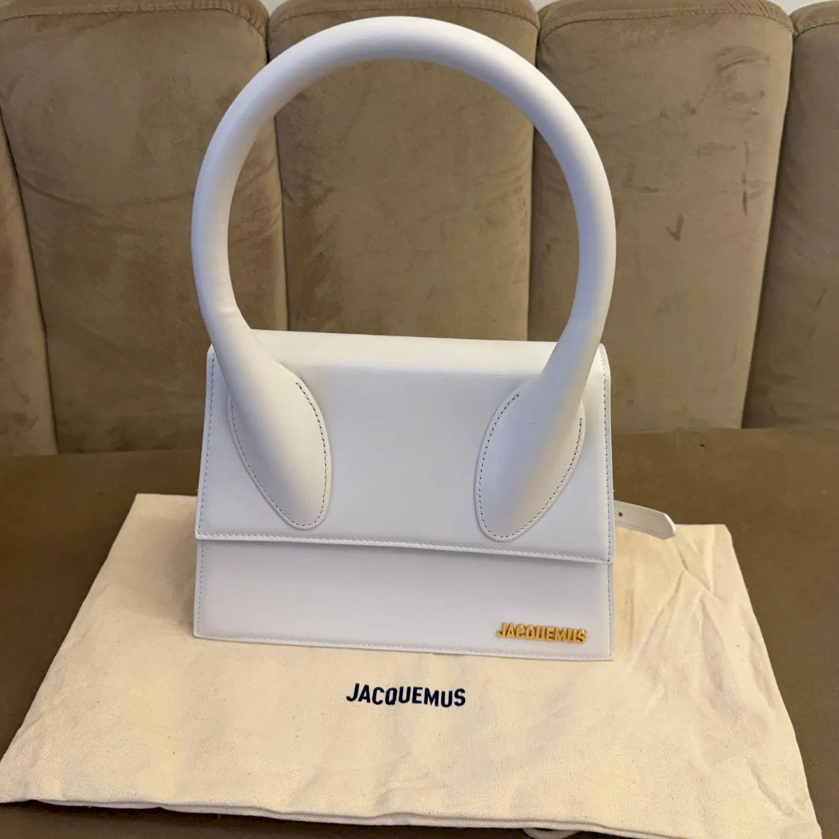 JACQUEMUS WHITE LARGE CHIQUITO BAG