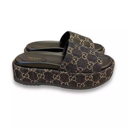 Sandalias tipo slide con monograma GG de GUCCI