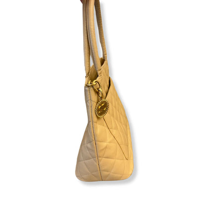 BOLSO TOTE MEDALLÓN BEIGE DE CHANEL