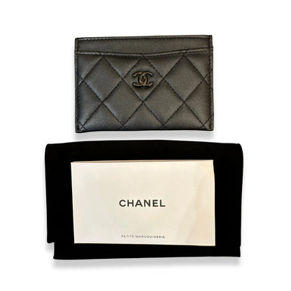 TARJETA CLÁSICA NEGRA CHANEL