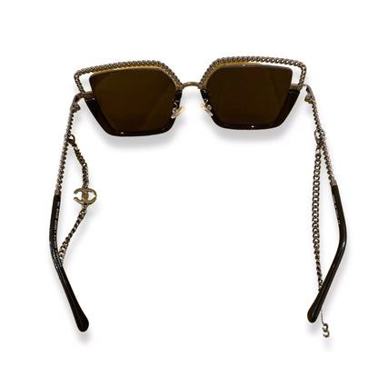 GAFAS DE SOL CHANEL CON CADENA NEGRA