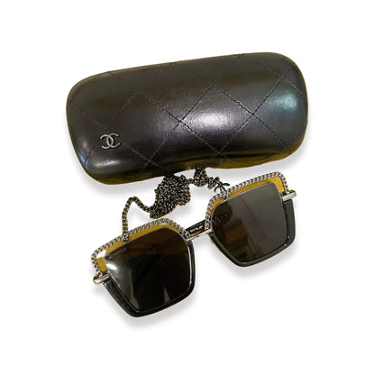 GAFAS DE SOL CHANEL CON CADENA NEGRA