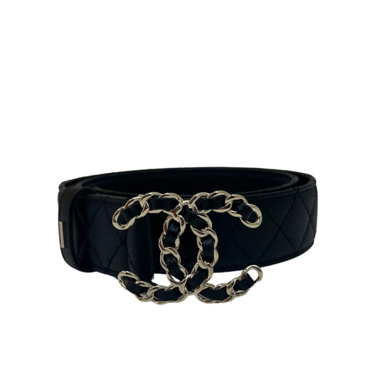 CINTURÓN DE CADENA CC DE CUERO NEGRO DE CHANEL