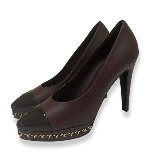 CHANEL BURGUNDY LEATHER CHAIN PUMPS