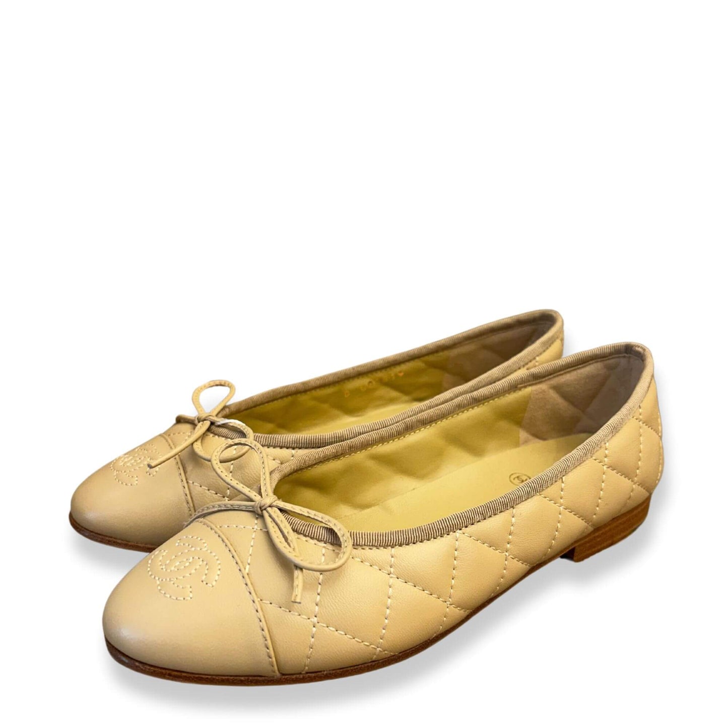 CHANEL BEIGE LEATHER BALLET FLATS