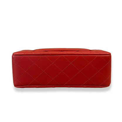 BOLSO CLÁSICO PEQUEÑO CON SOLAPA ROJO DE CHANEL