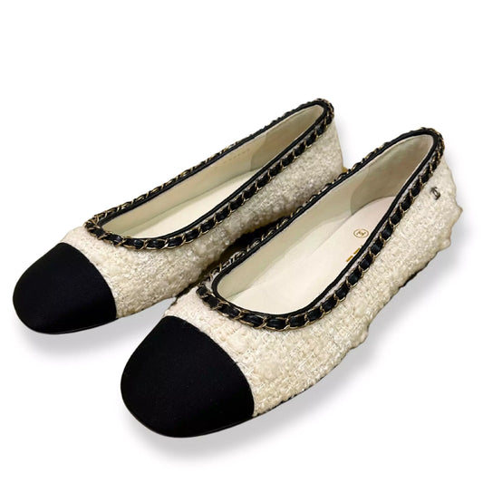 CHANEL WHITE TWEED CHAIN BALLET FLATS