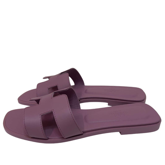 Sandalias Hermès color morado y naranja