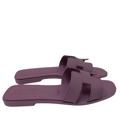 Sandalias Hermès color morado y naranja