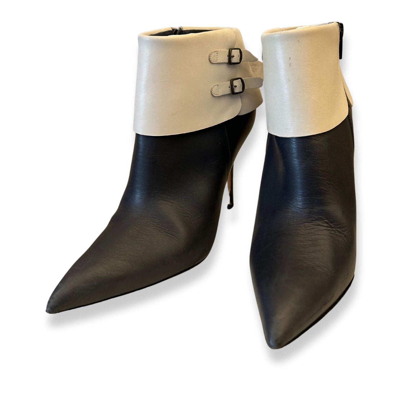 MANOLO BLAHNIK NAVY/CREAM ANKLE BOOTS