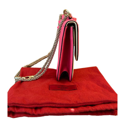 BOLSO DE VALENTINO CON CADENA Y CIERRE ROCKSTUD GLAM ROSA Y BLANCO