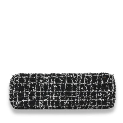 CHANEL BLACK & WHITE SMALL TWEED KELLY RE-EDITION BAG