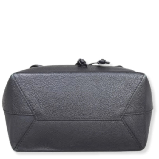 MOCHILA NEGRA LOCK ME DE LOUIS VUITTON
