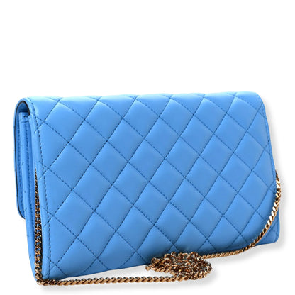 Cartera azul con cadena Versace