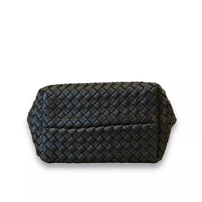 Bolso Mini Cabat de piel de cordero negro de Bottega Veneta