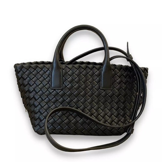 Bolso Mini Cabat de piel de cordero negro de Bottega Veneta