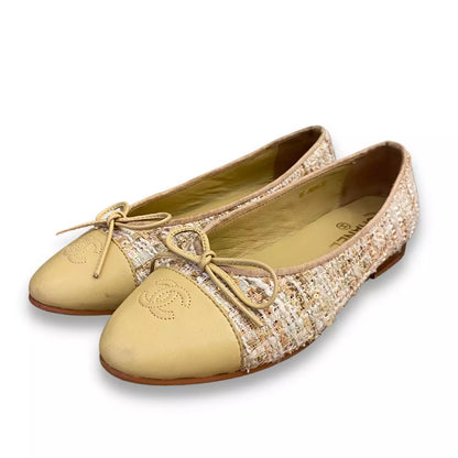 Bailarinas Chanel de tweed y piel color beige